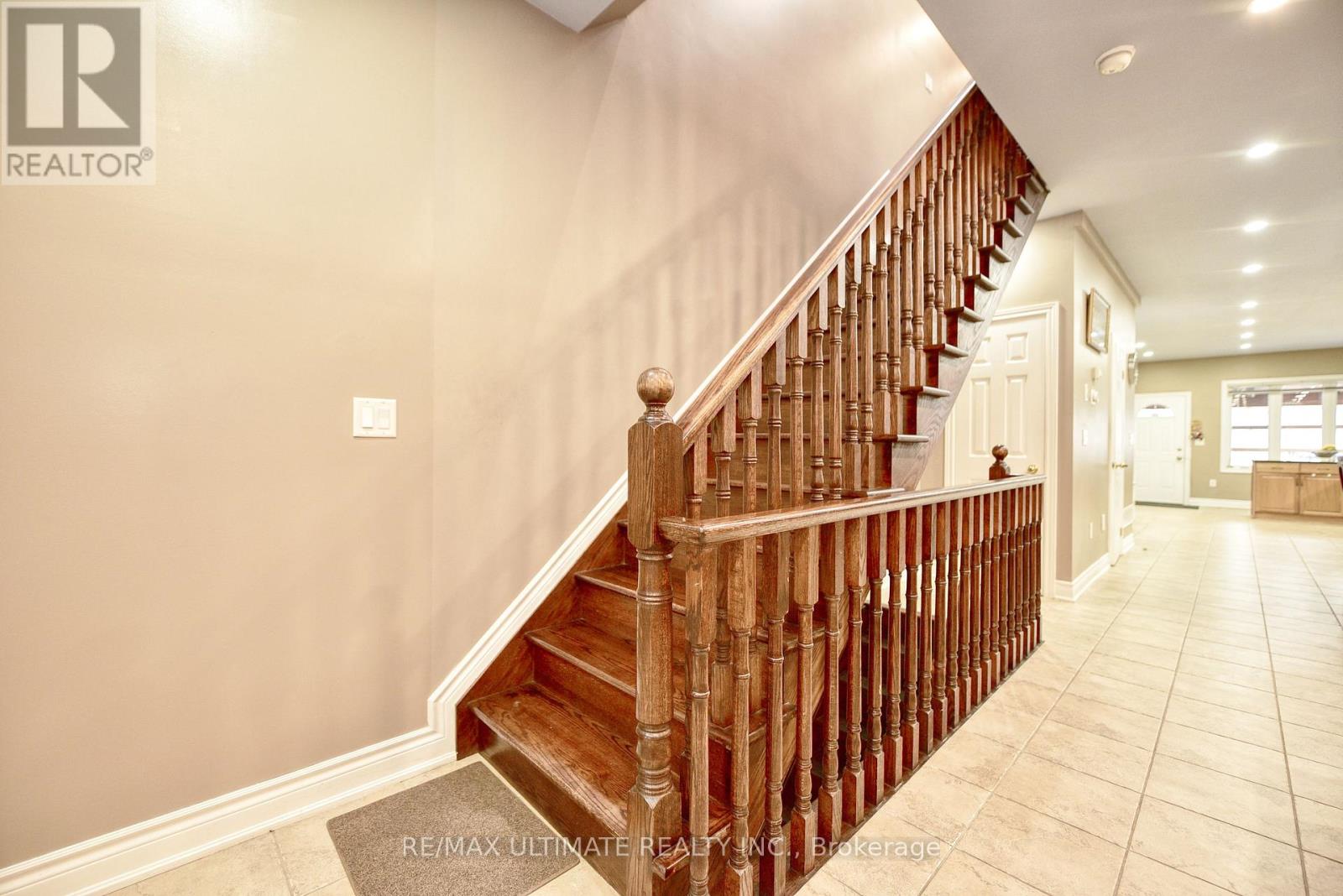 227 Earlscourt Avenue, Toronto, Ontario  M6E 4B4 - Photo 12 - W13056584