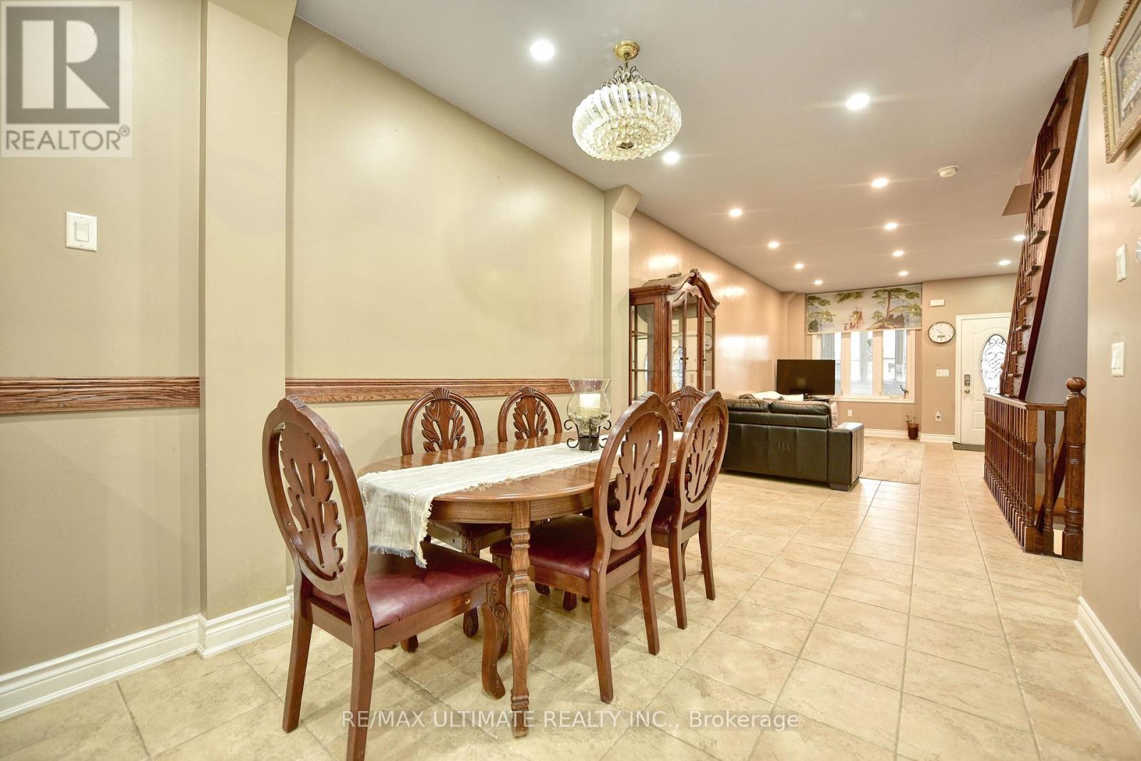 227 Earlscourt Avenue, Toronto, Ontario  M6E 4B4 - Photo 9 - W13056584