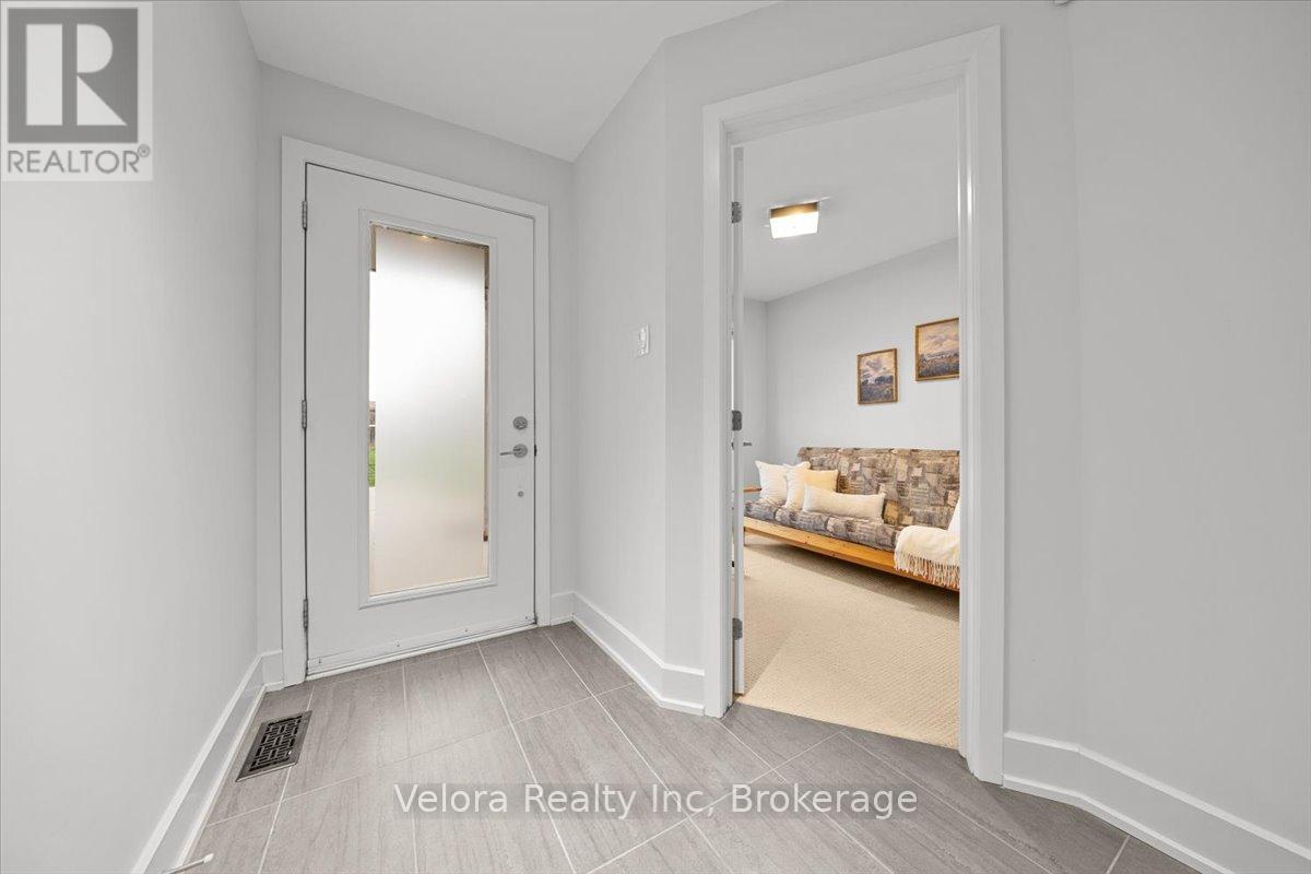 63f Young Street, Ottawa, Ontario  K1S 5T5 - Photo 3 - X13091902