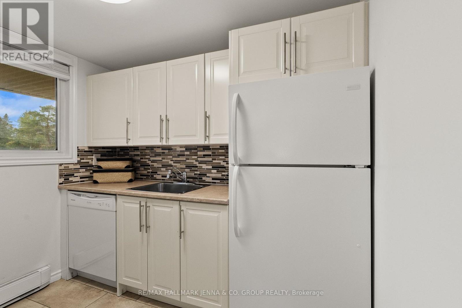 114 - 6532 Bilberry Drive, Ottawa, Ontario  K1C 4N9 - Photo 11 - X13092028