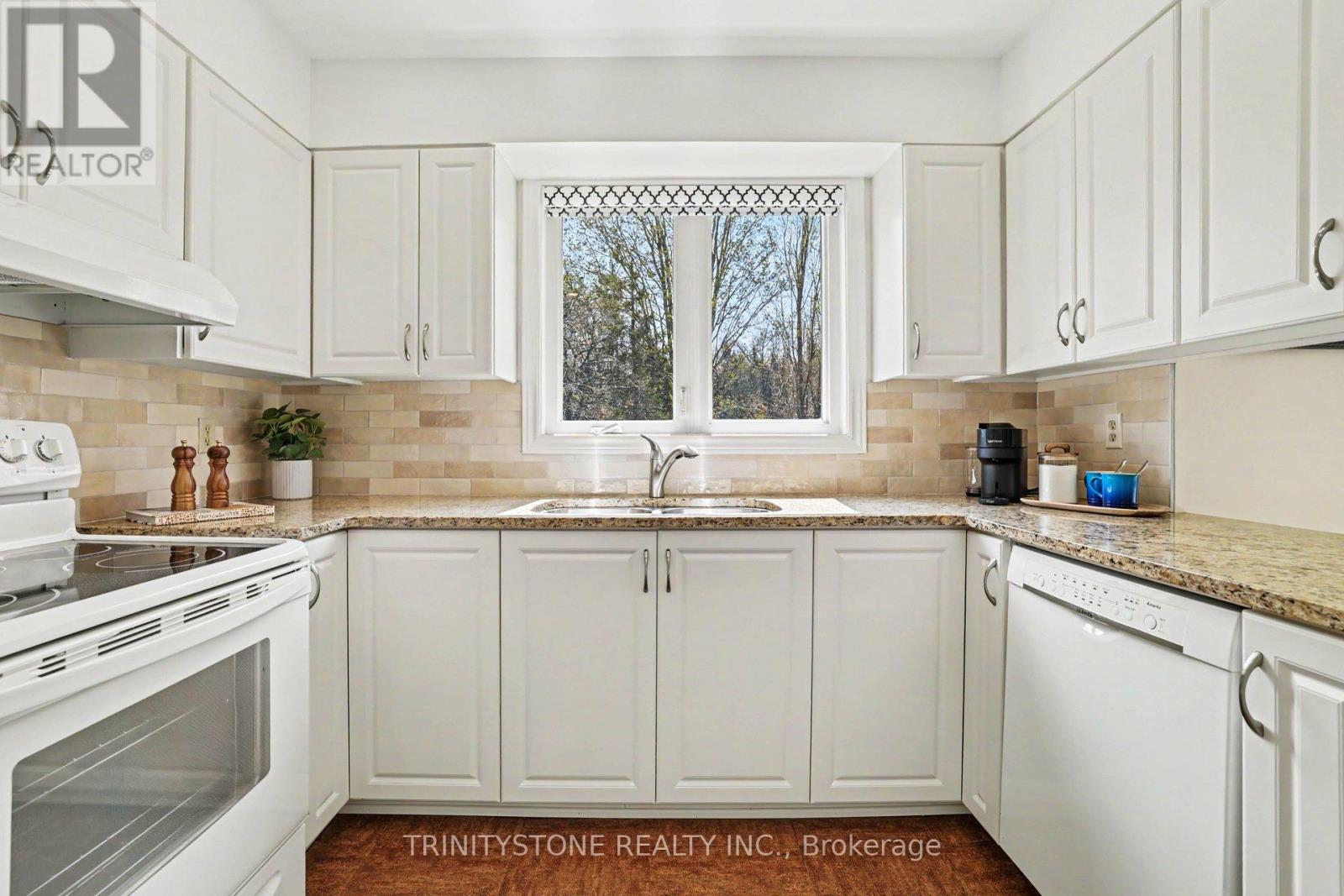 6294 Fernbank Road, Ottawa, Ontario  K2S 1X5 - Photo 11 - X13092072
