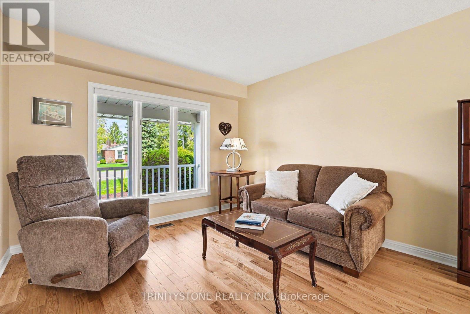 6294 Fernbank Road, Ottawa, Ontario  K2S 1X5 - Photo 5 - X13092072