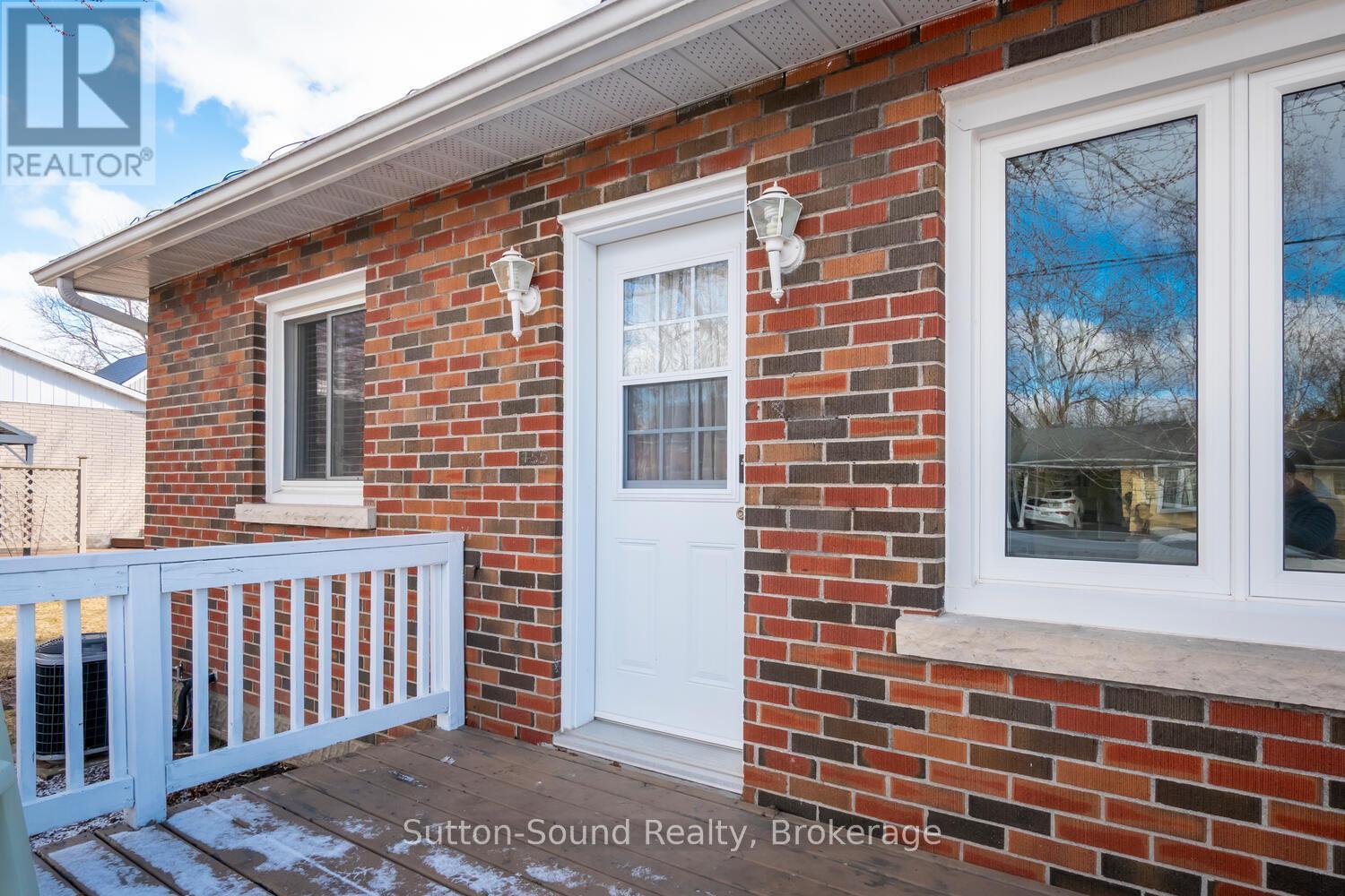 755 17th Street E, Owen Sound, Ontario  N4K 2A4 - Photo 2 - X12890286