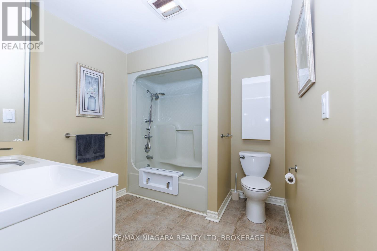 15 Oak Drive, Niagara-On-The-Lake, Ontario  L0S 1J0 - Photo 10 - X13092048