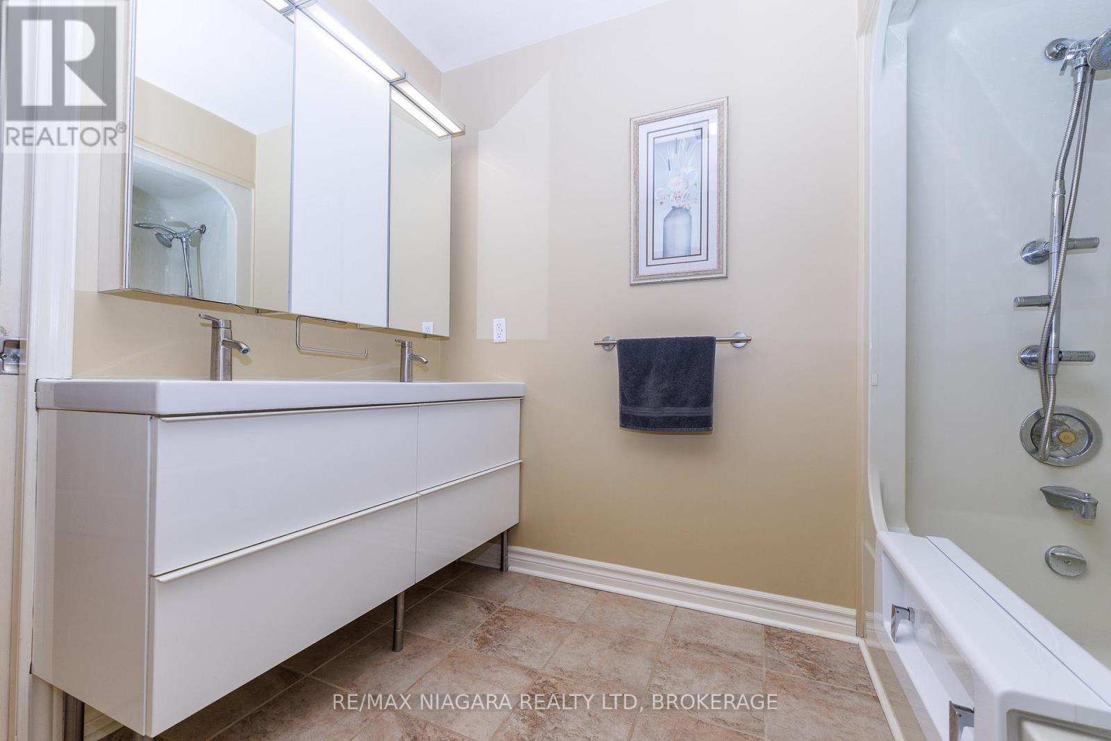 15 Oak Drive, Niagara-On-The-Lake, Ontario  L0S 1J0 - Photo 11 - X13092048