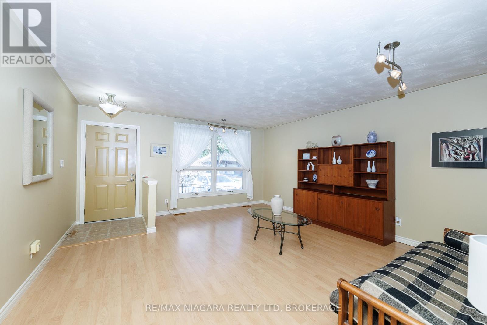 15 Oak Drive, Niagara-On-The-Lake, Ontario  L0S 1J0 - Photo 5 - X13092048