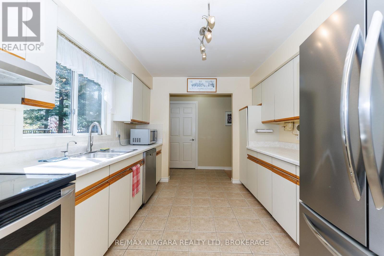 15 Oak Drive, Niagara-On-The-Lake, Ontario  L0S 1J0 - Photo 9 - X13092048