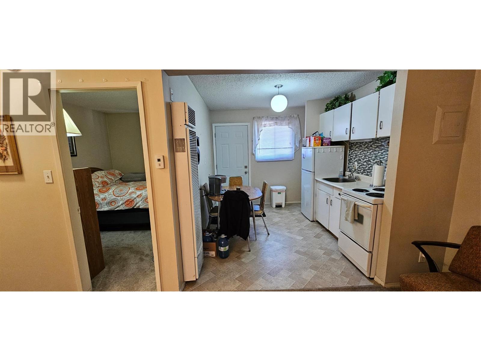 100 Red Cedar Drive Unit# E44, Sparwood, British Columbia  V0B 2G0 - Photo 6 - 10386167