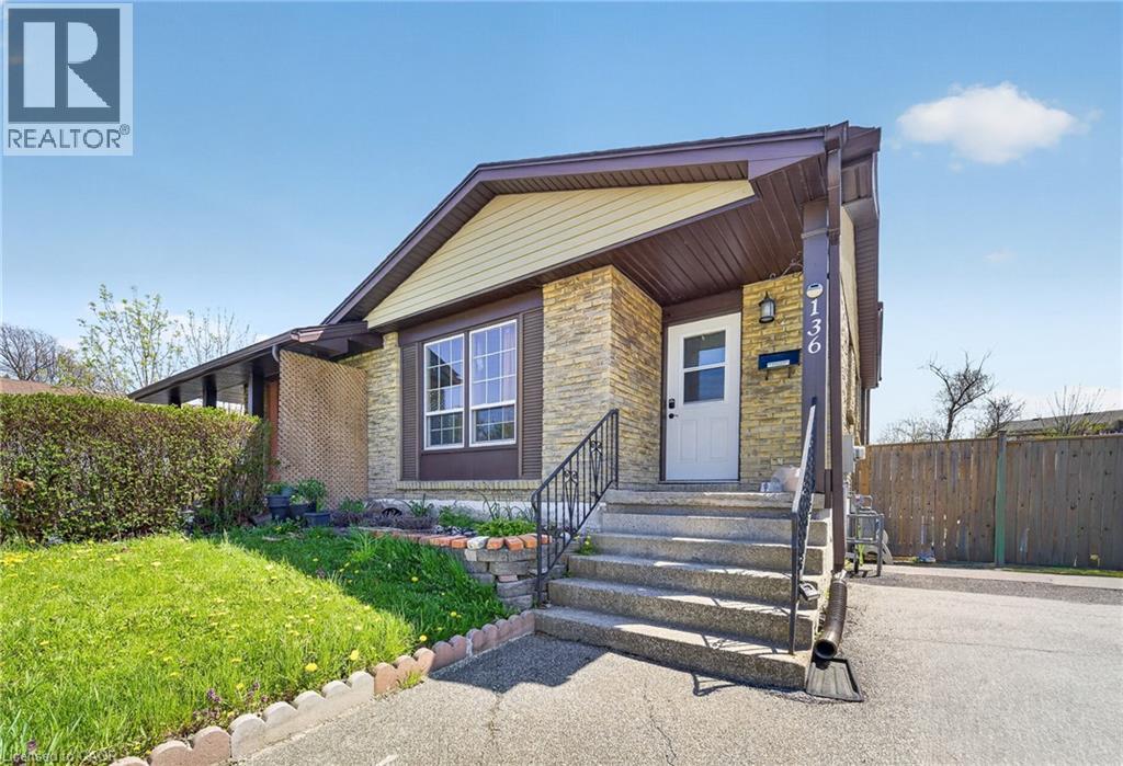 136 Rockwood Avenue, St. Catharines, Ontario  L2P 3R8 - Photo 2 - 40827277