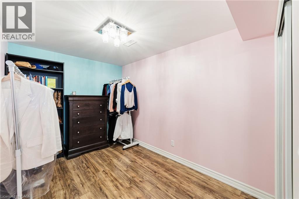 1576 Bayshire Drive, Oakville, Ontario  L6H 6L8 - Photo 36 - 40822500