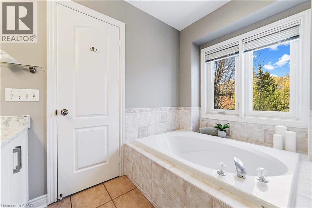 1576 Bayshire Drive, Oakville, Ontario  L6H 6L8 - Photo 26 - 40822500