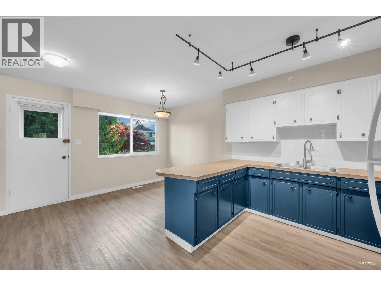4249 Barker Avenue, Burnaby, British Columbia  V5G 3C3 - Photo 11 - R3119967