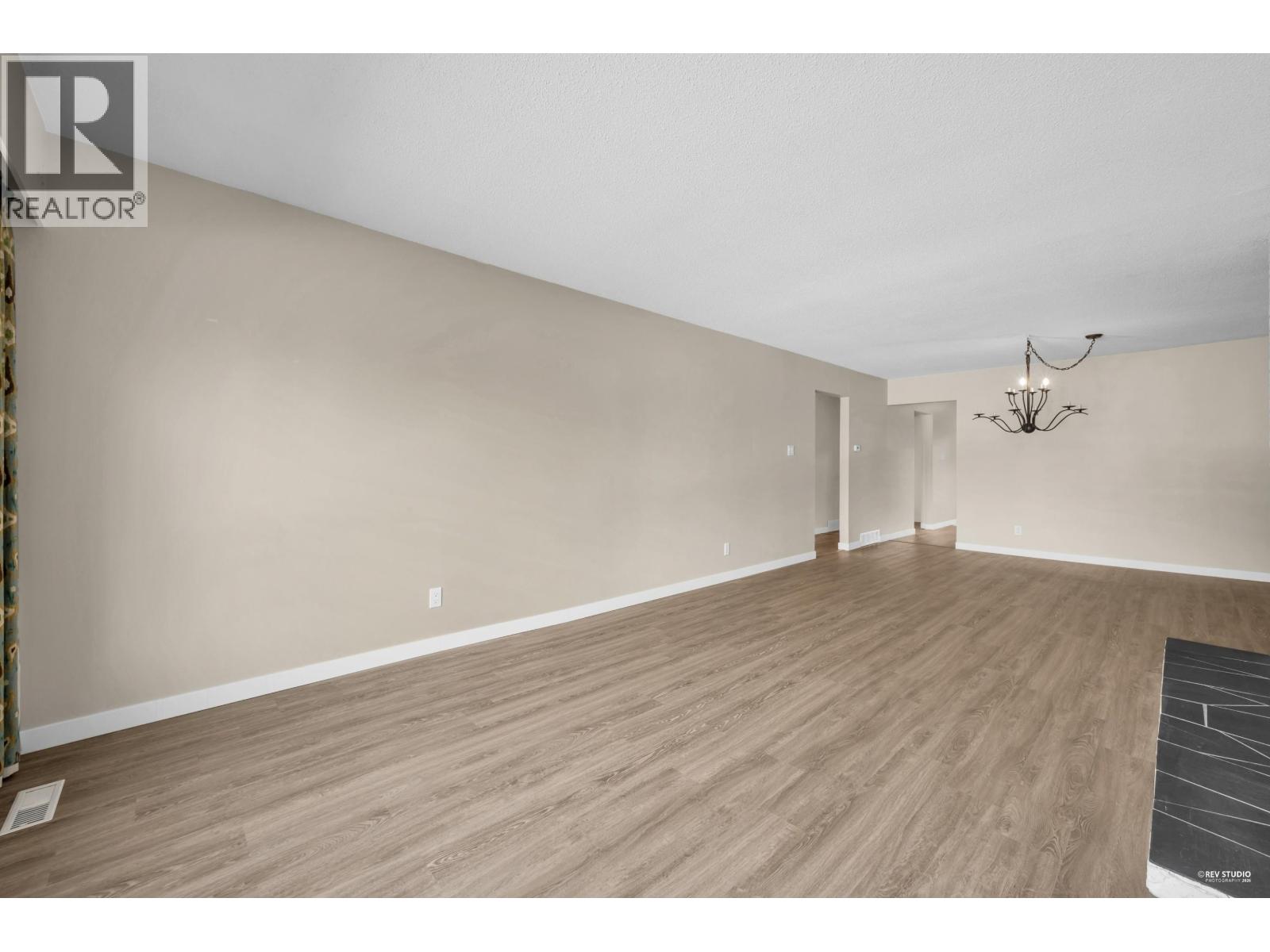 4249 Barker Avenue, Burnaby, British Columbia  V5G 3C3 - Photo 7 - R3119967