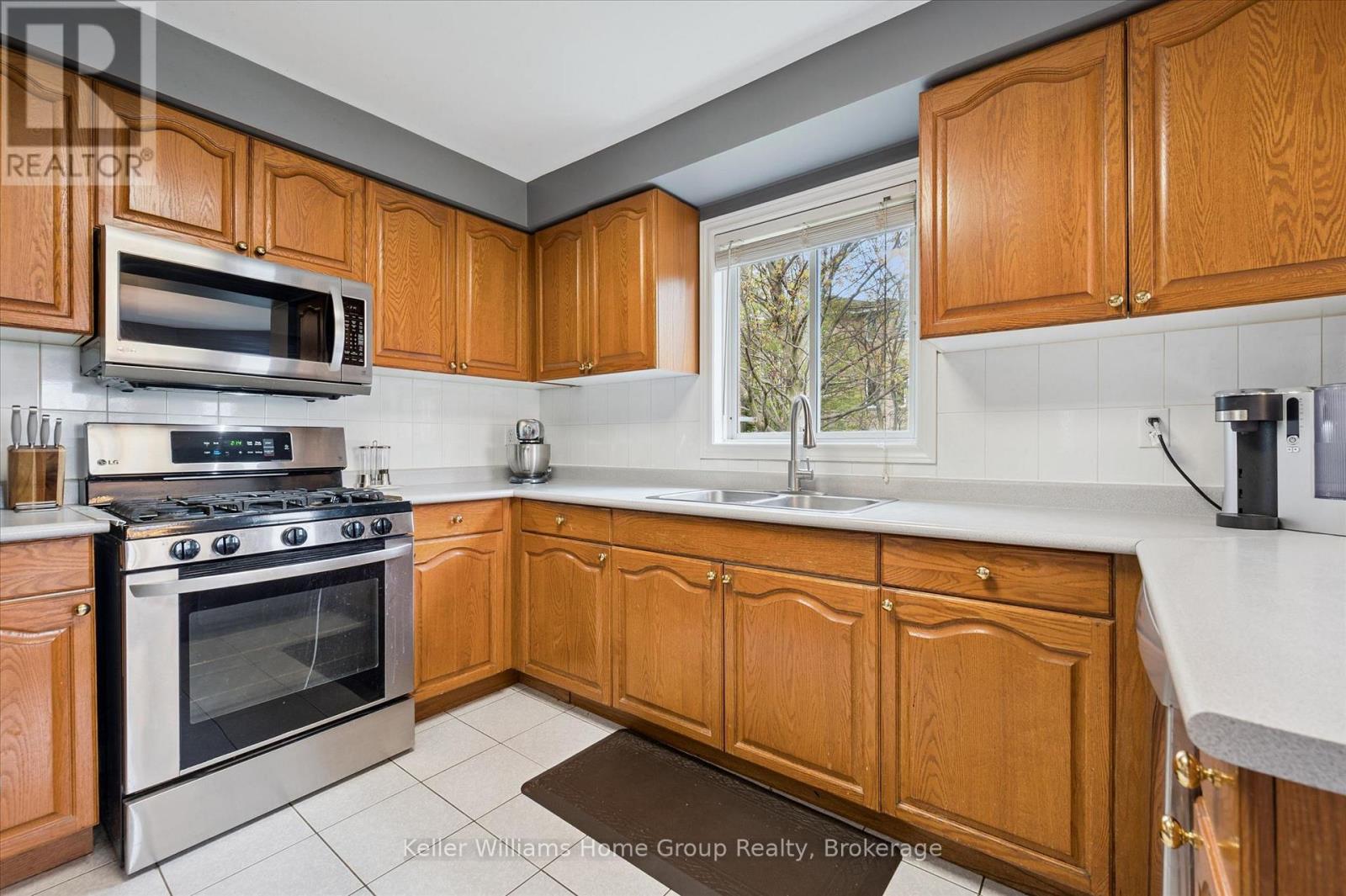 261 Irvine Street S, Centre Wellington, Ontario  N0B 1S0 - Photo 16 - X13092118