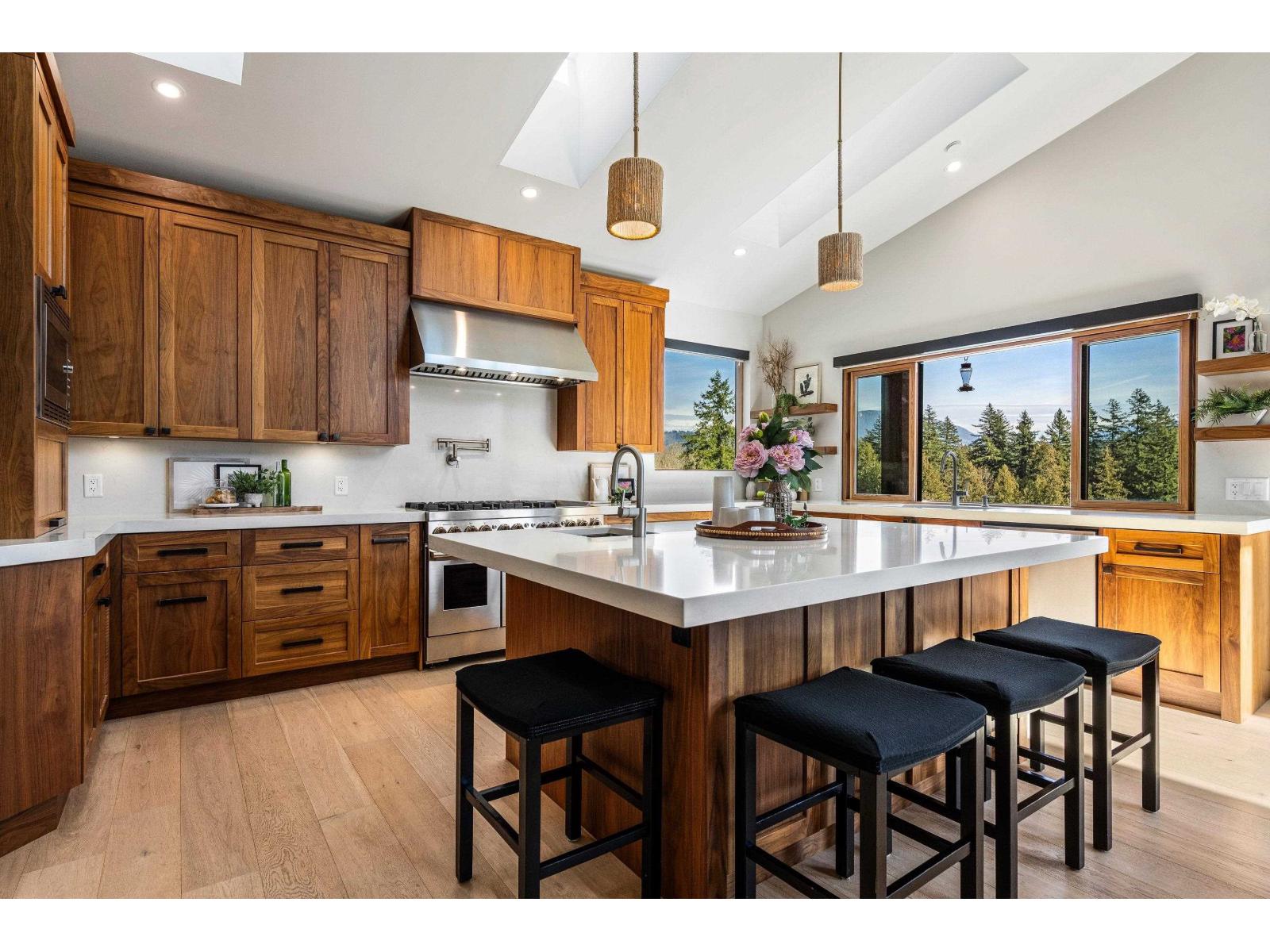 309 Munroe Avenue, Cultus Lake North, Cultus Lake, British Columbia  V2R 5A2 - Photo 4 - R3096584