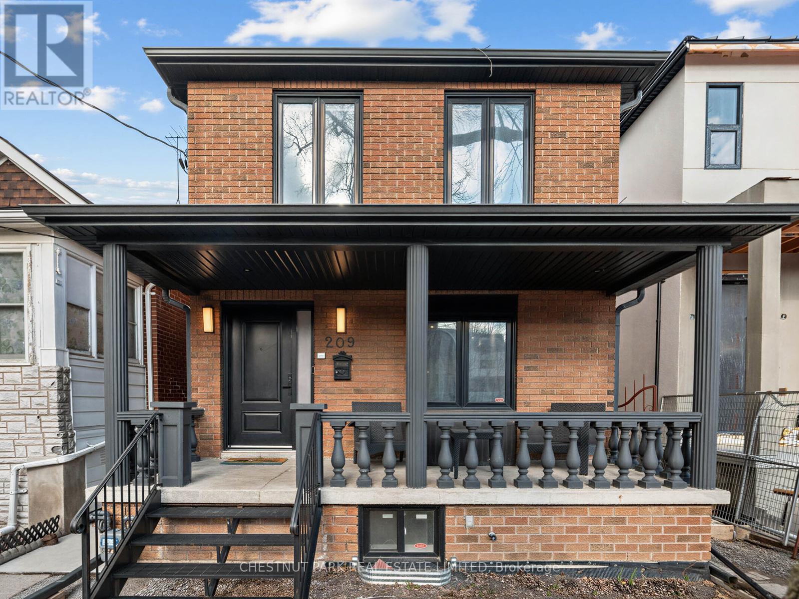 209 ROBINA AVENUE, Toronto, Ontario