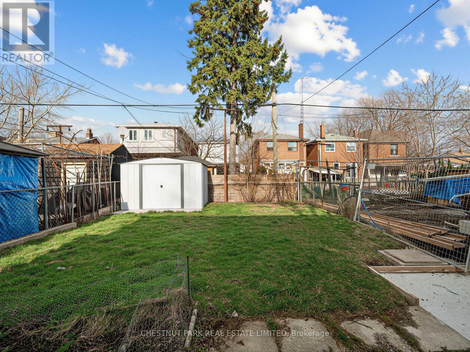 209 Robina Avenue, Toronto, Ontario  M6C 3Y9 - Photo 36 - C13091782