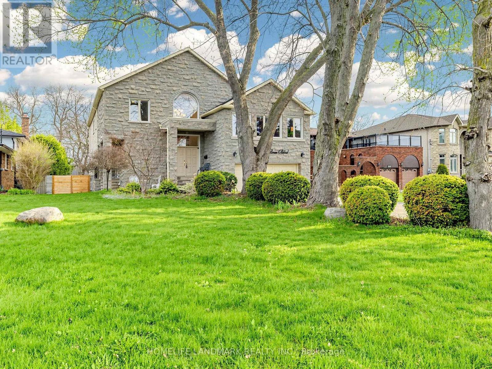 52 CEDAR BRAE BOULEVARD, Toronto, Ontario