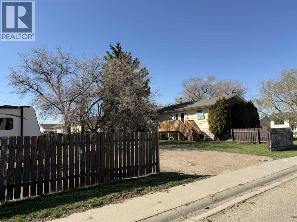 3917 52 Street, Taber, Alberta  T1G 1B7 - Photo 3 - A2308355