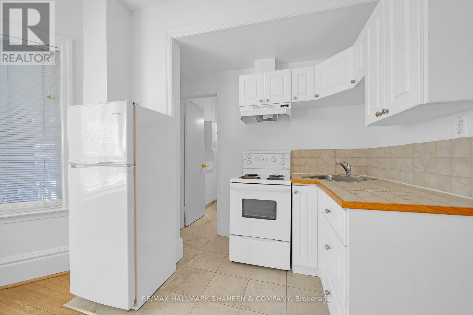 2 - 16 Foxbar Road, Toronto, Ontario  M4V 2G6 - Photo 6 - C13072906