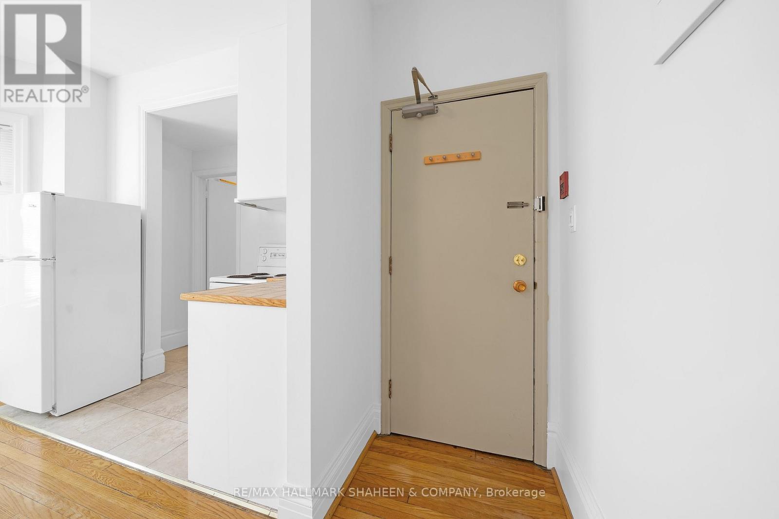 2 - 16 Foxbar Road, Toronto, Ontario  M4V 2G6 - Photo 8 - C13072906