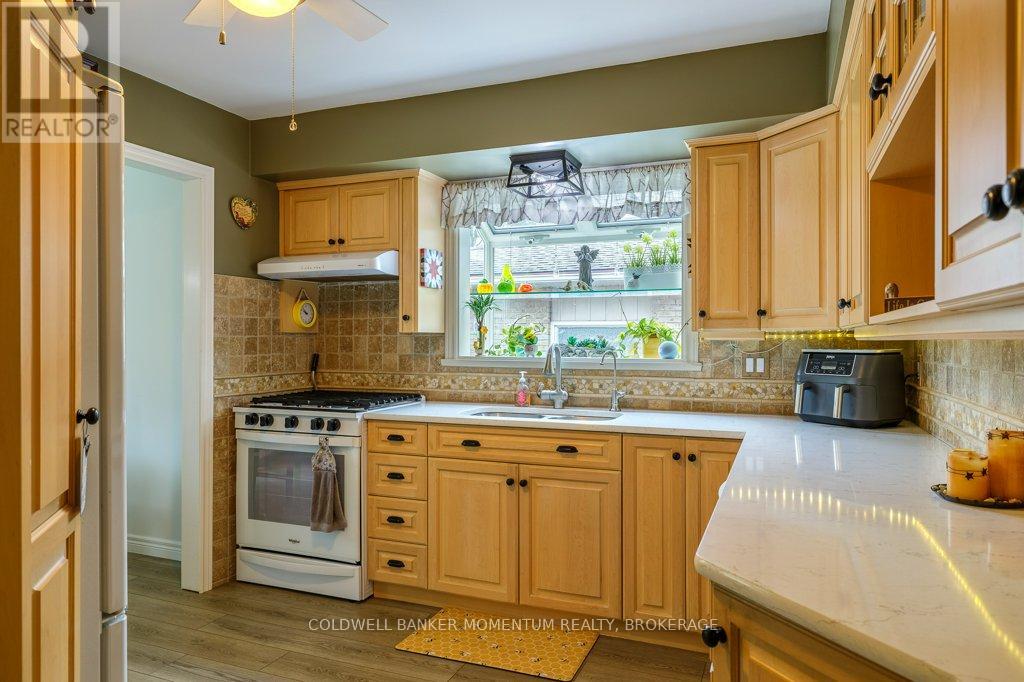 26 Spruceside Crescent, Pelham, Ontario  L3E 0G1 - Photo 15 - X13089778