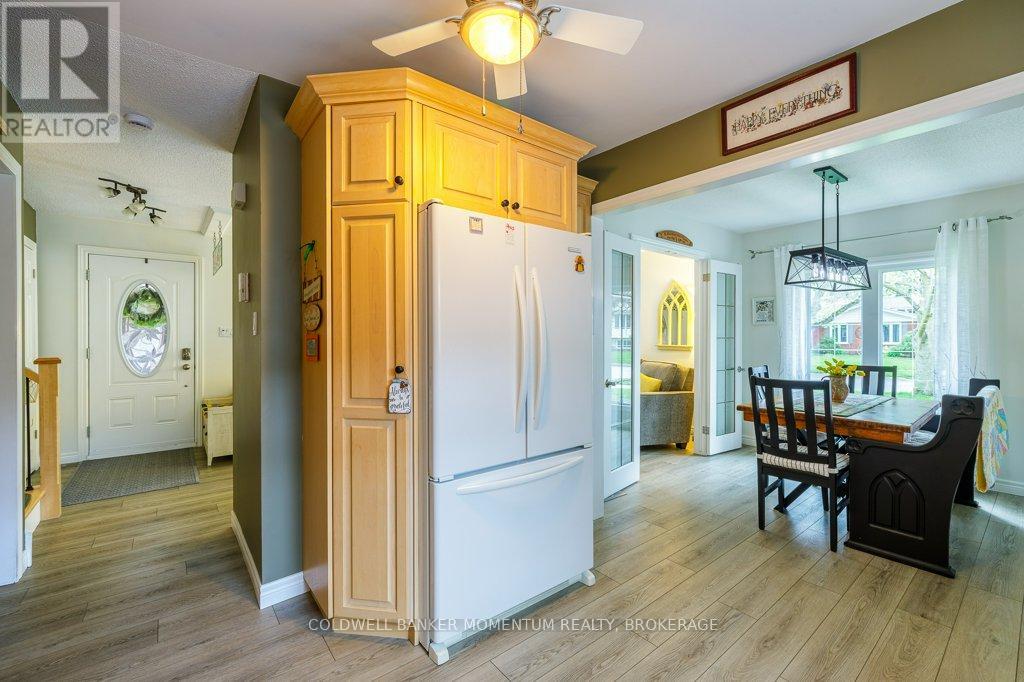 26 Spruceside Crescent, Pelham, Ontario  L3E 0G1 - Photo 17 - X13089778