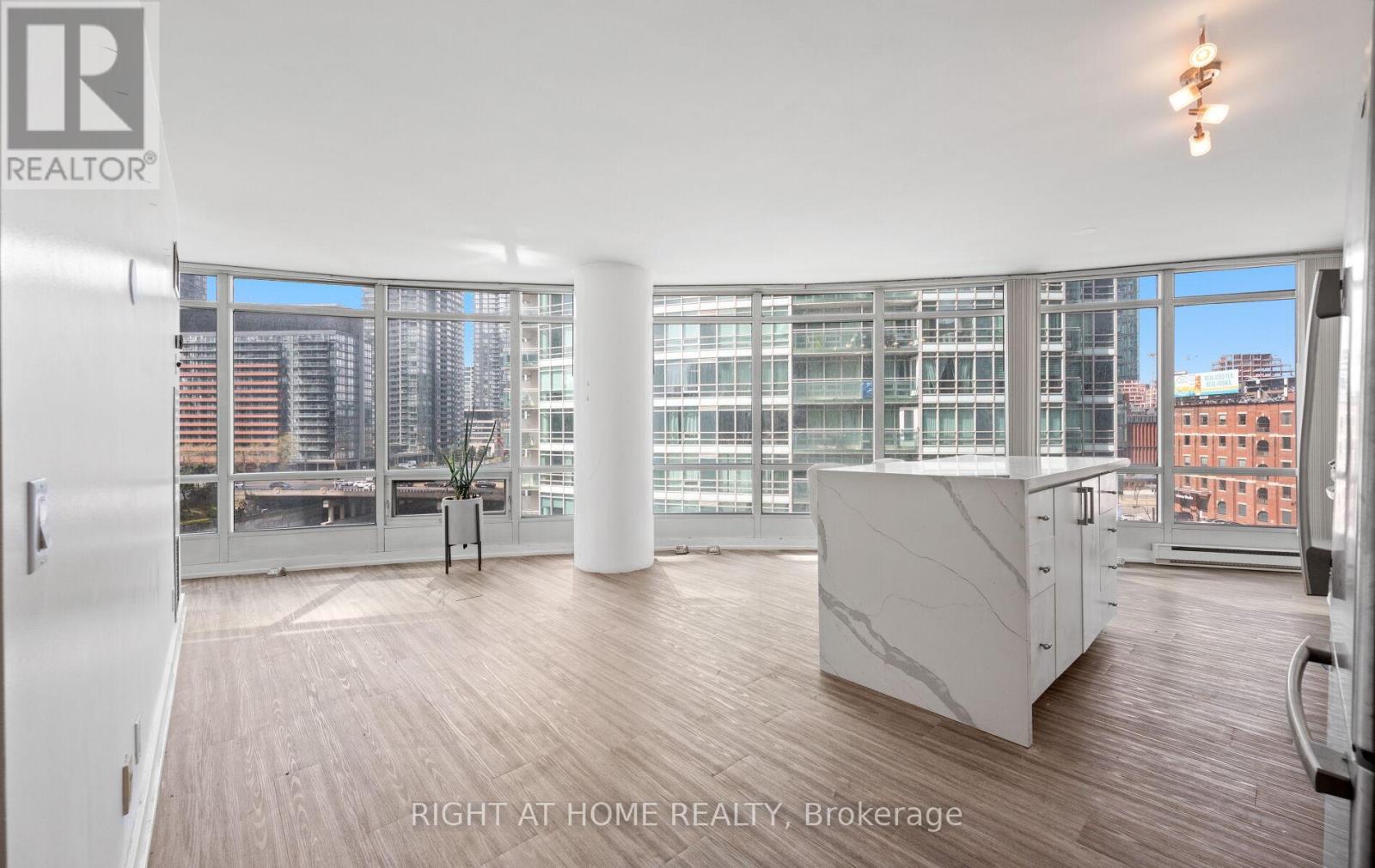 803 - 373 Front Street W, Toronto, Ontario  M5V 3R7 - Photo 13 - C13091854