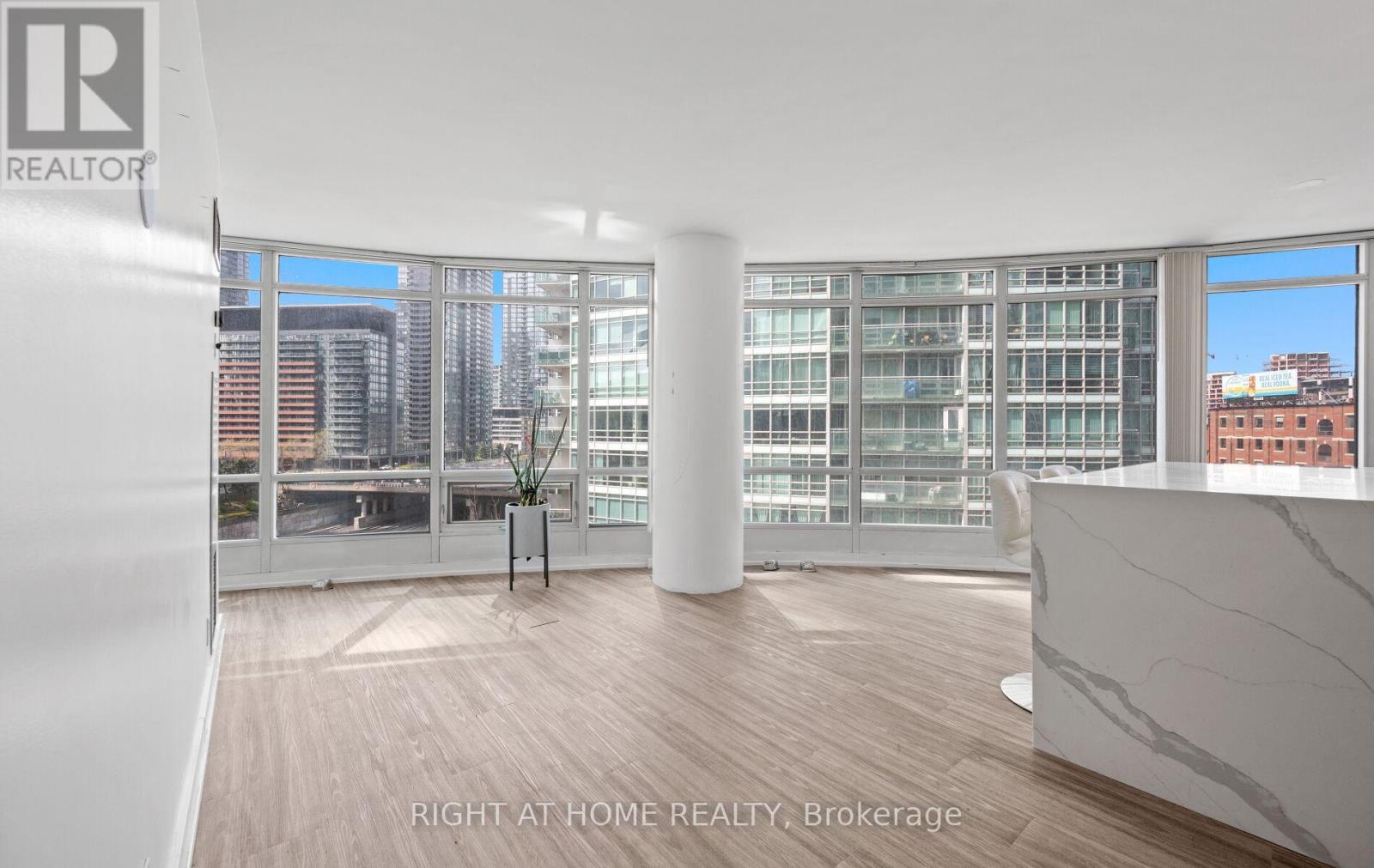 803 - 373 Front Street W, Toronto, Ontario  M5V 3R7 - Photo 14 - C13091854