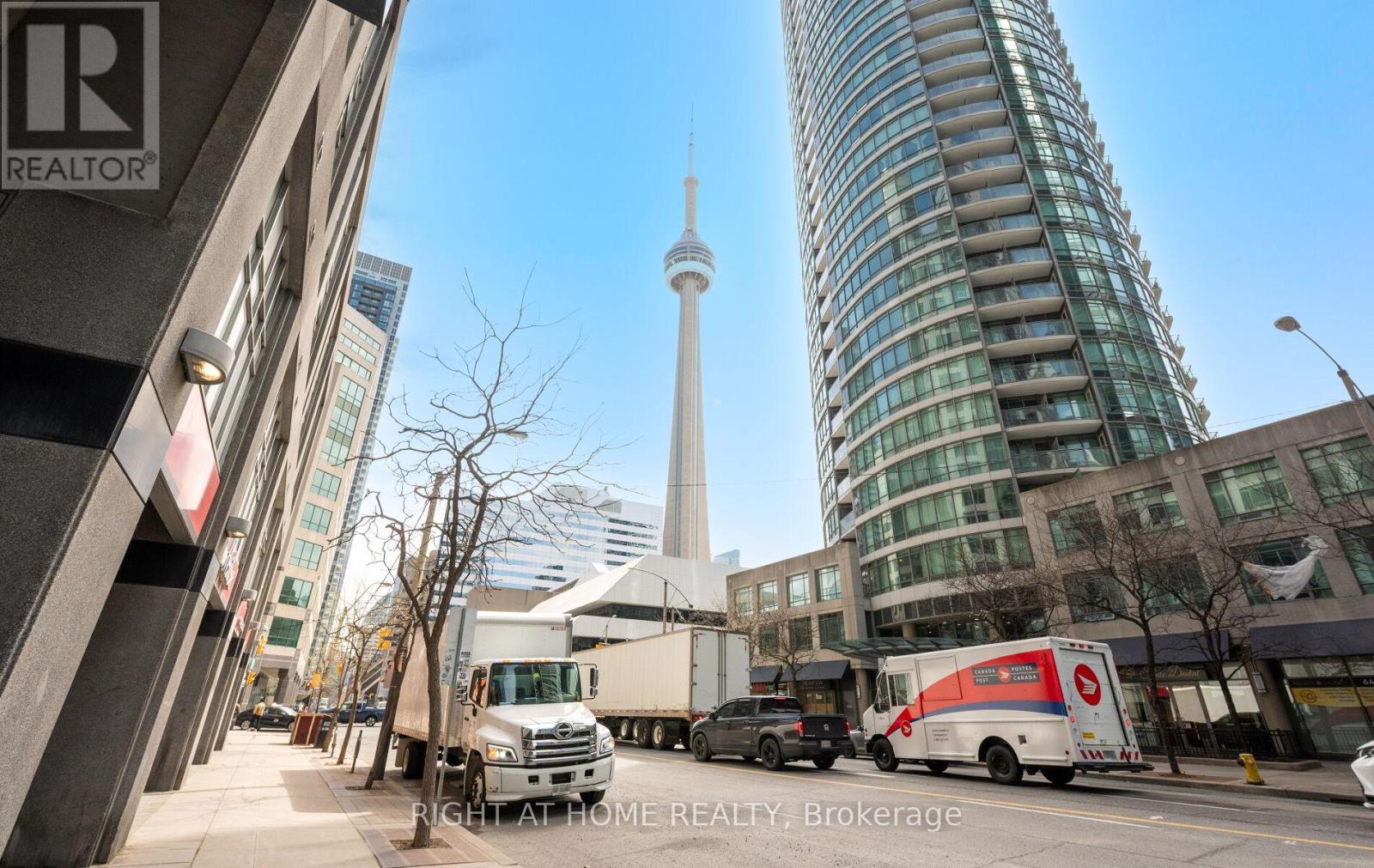 803 - 373 Front Street W, Toronto, Ontario  M5V 3R7 - Photo 2 - C13091854