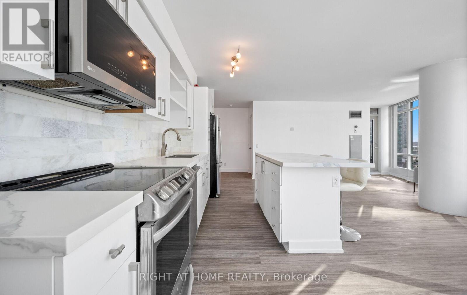 803 - 373 Front Street W, Toronto, Ontario  M5V 3R7 - Photo 23 - C13091854