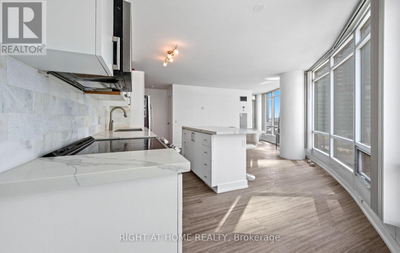 803 - 373 Front Street W, Toronto, Ontario  M5V 3R7 - Photo 24 - C13091854