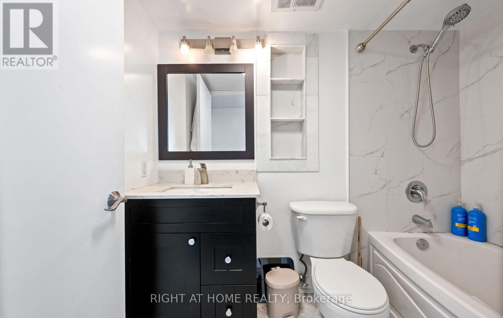 803 - 373 Front Street W, Toronto, Ontario  M5V 3R7 - Photo 32 - C13091854