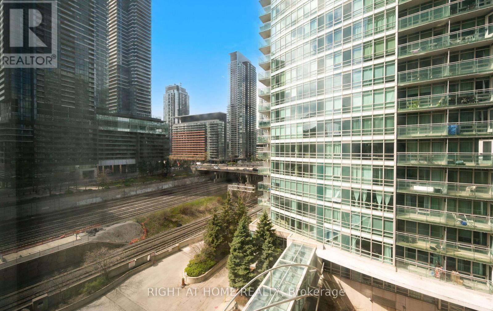 803 - 373 Front Street W, Toronto, Ontario  M5V 3R7 - Photo 36 - C13091854
