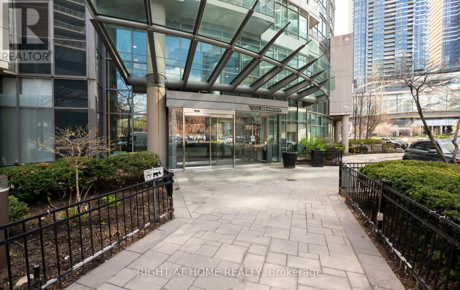 803 - 373 Front Street W, Toronto, Ontario  M5V 3R7 - Photo 4 - C13091854