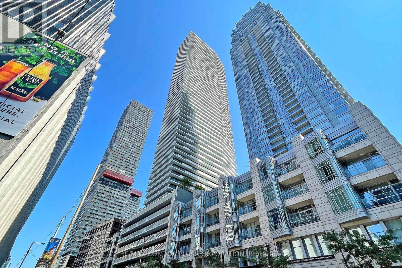 2006 - 2221 Yonge Street, Toronto, Ontario  M4S 0B8 - Photo 32 - C13092050