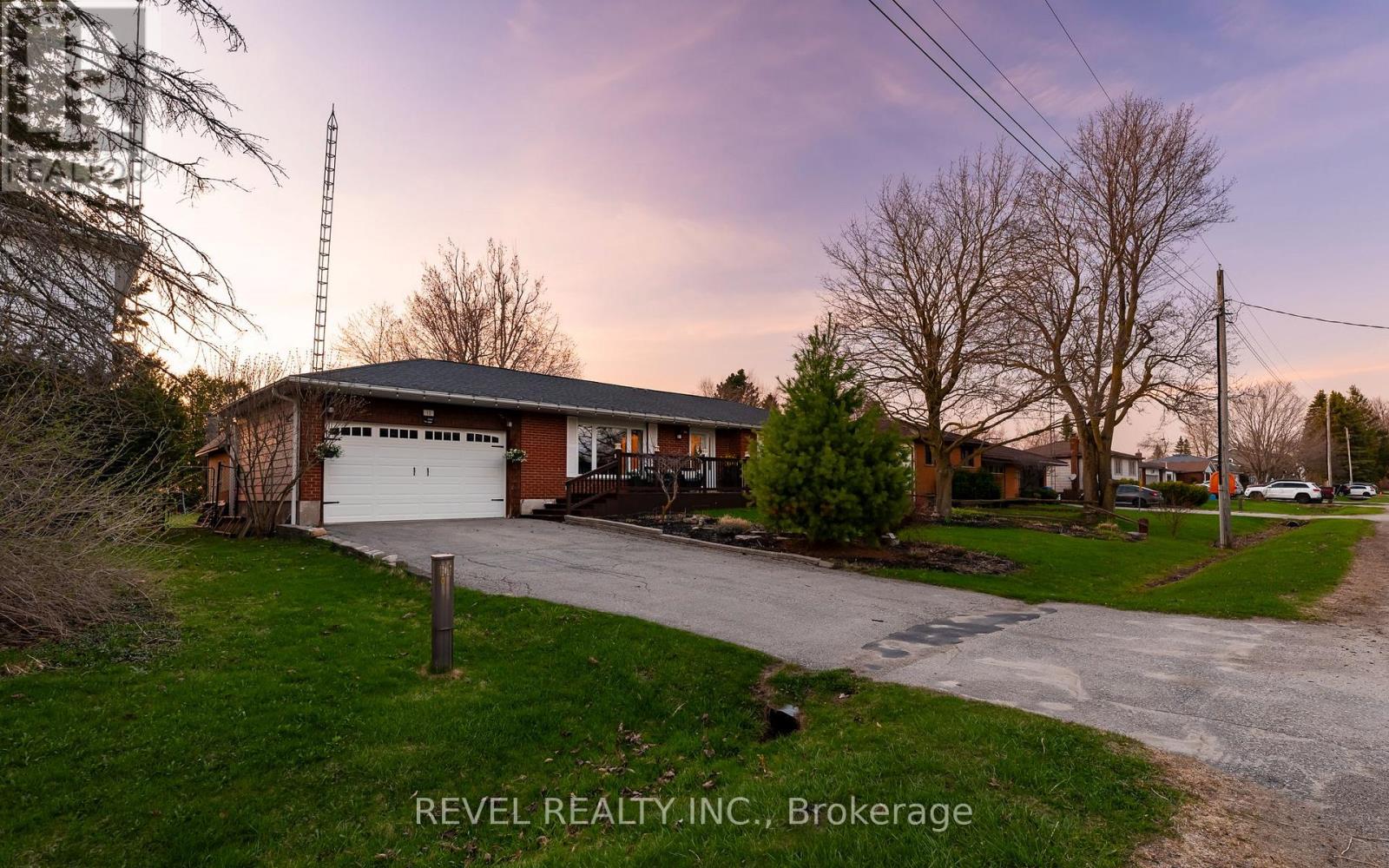 12 Victoria Boulevard, East Garafraxa, Ontario  L9W 7L6 - Photo 4 - X13051128