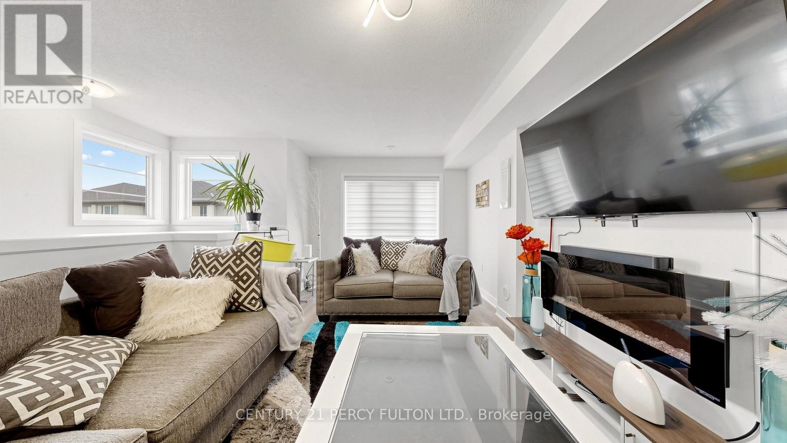 71 Donald Fleming Way, Whitby, Ontario  L1R 0N8 - Photo 6 - E13091926