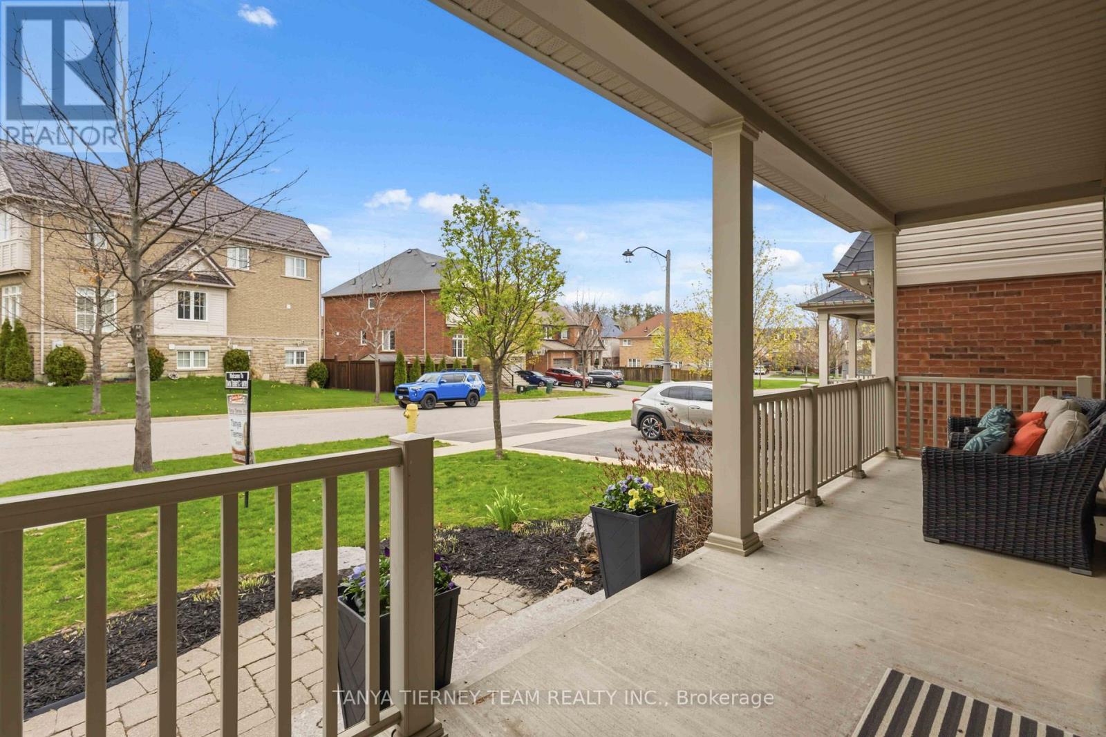 2315 Hackett Place, Oshawa, Ontario  L1L 0A2 - Photo 4 - E13091940