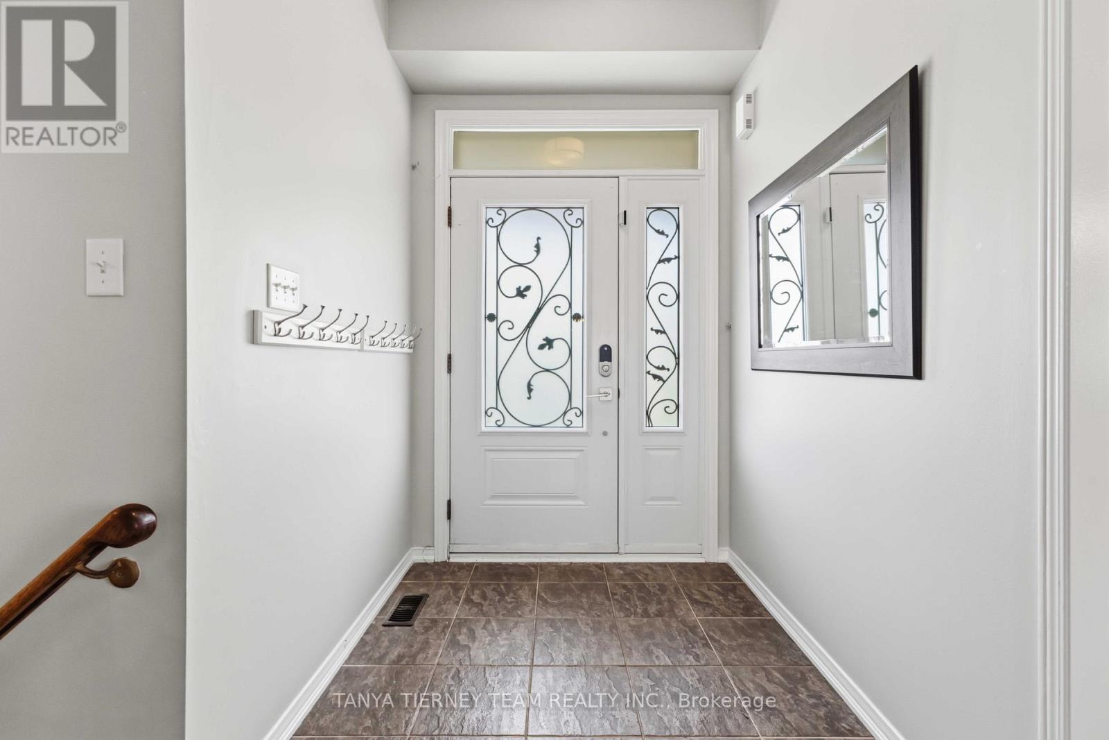 2315 Hackett Place, Oshawa, Ontario  L1L 0A2 - Photo 5 - E13091940