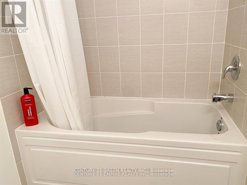 13 Steamboat Way, Whitby, Ontario  L1N 0M6 - Photo 7 - E13091962