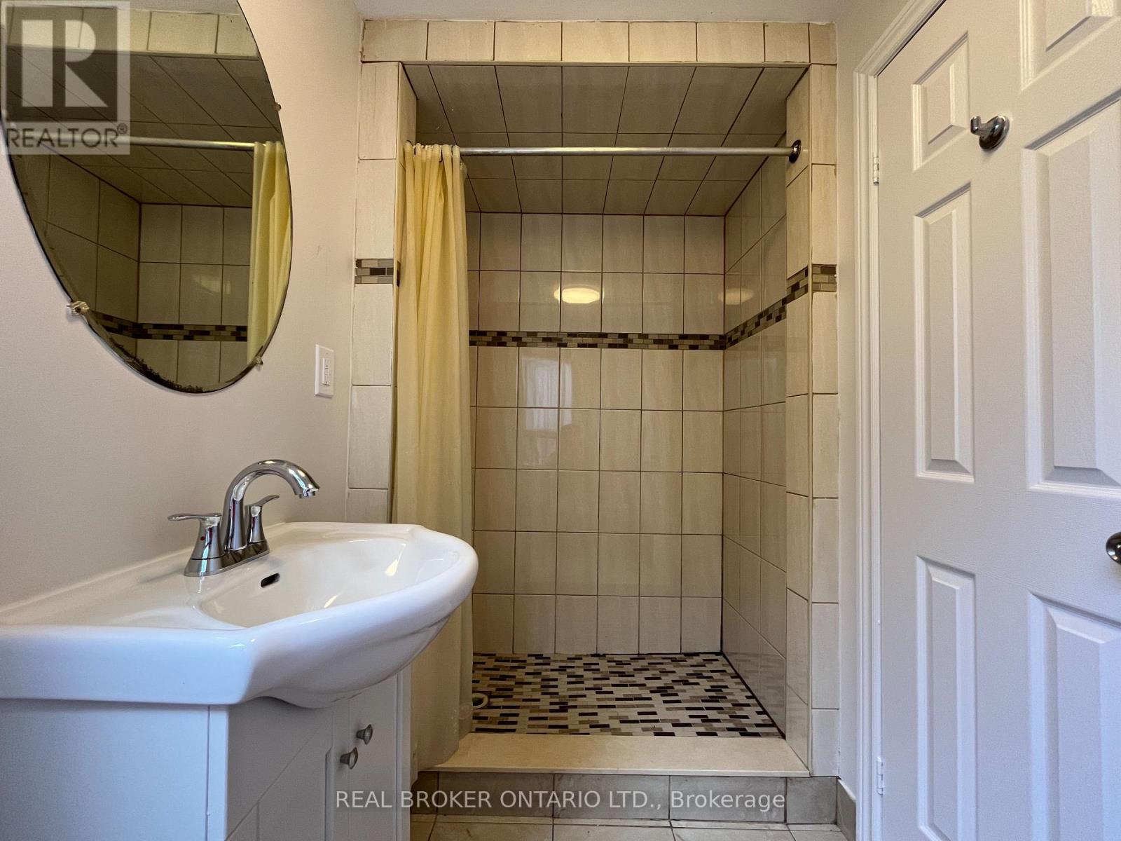 1 - 1228 Danforth Avenue, Toronto, Ontario  M4J 1M6 - Photo 8 - E13092066