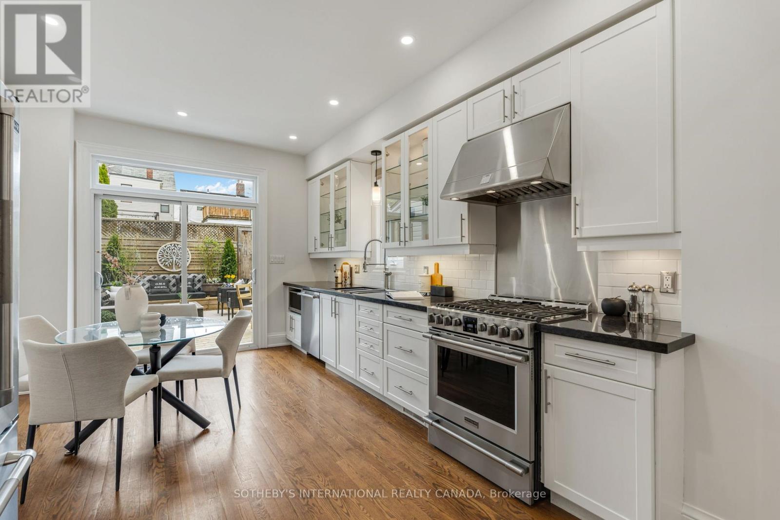54 Dingwall Avenue, Toronto, Ontario  M4J 1C3 - Photo 15 - E13092084