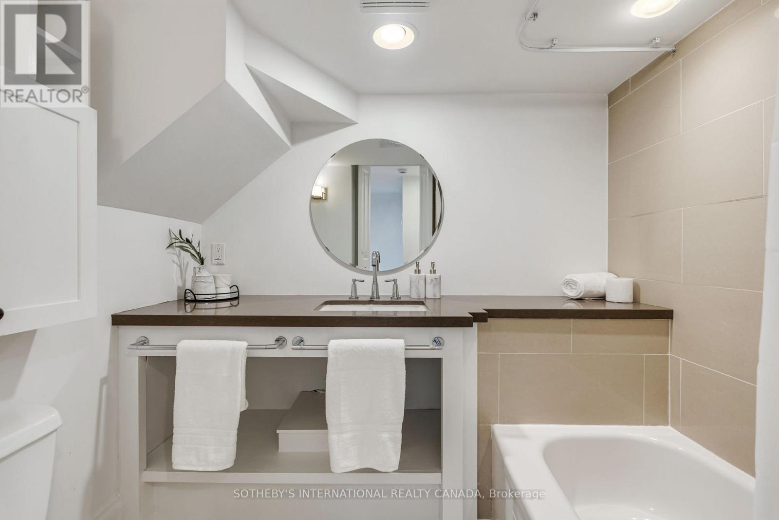 54 Dingwall Avenue, Toronto, Ontario  M4J 1C3 - Photo 40 - E13092084