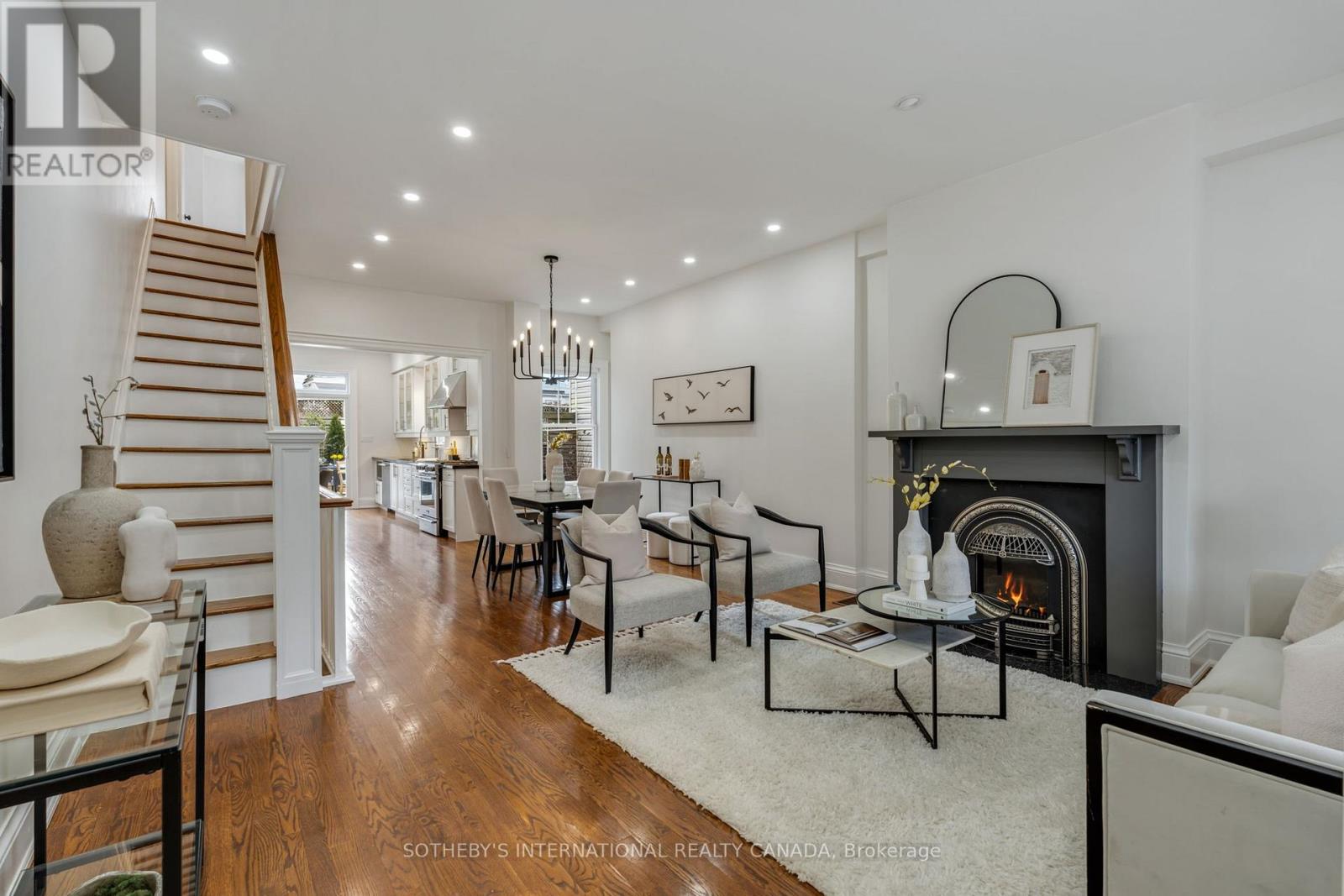 54 Dingwall Avenue, Toronto, Ontario  M4J 1C3 - Photo 7 - E13092084