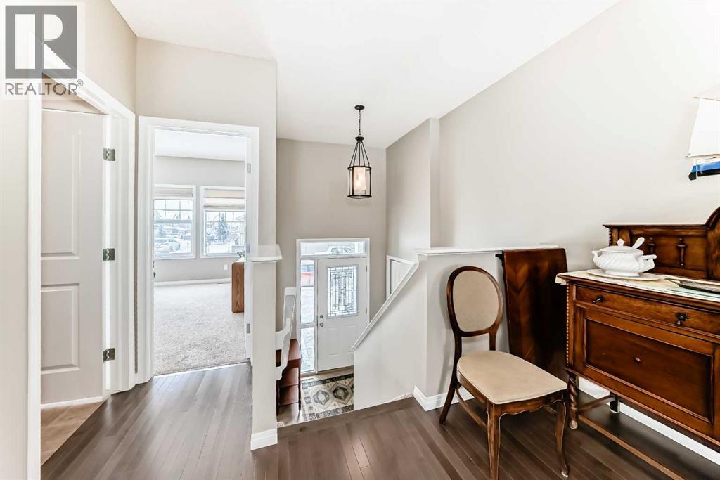 266 Fireside Place, Cochrane, Alberta  T4C 0R0 - Photo 3 - A2288921