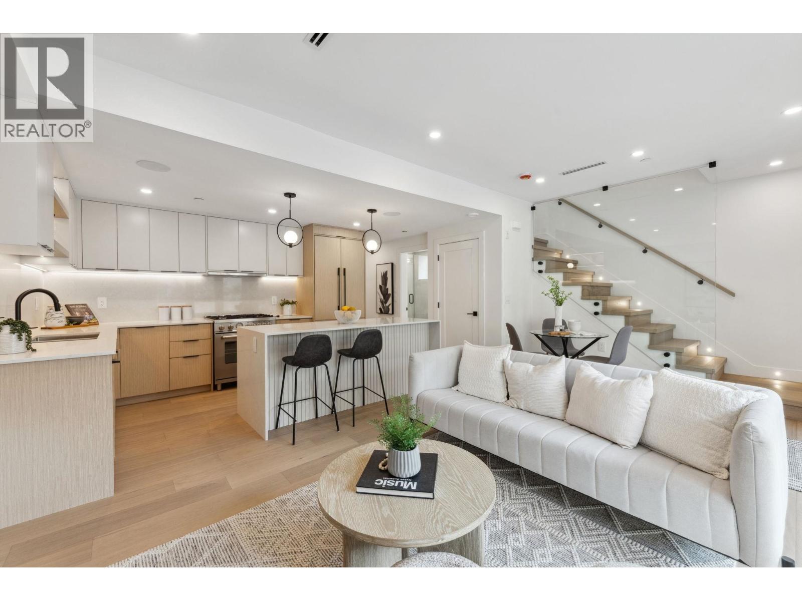 3383 Victoria Drive, Vancouver, British Columbia  V5N 4M3 - Photo 3 - R3120124
