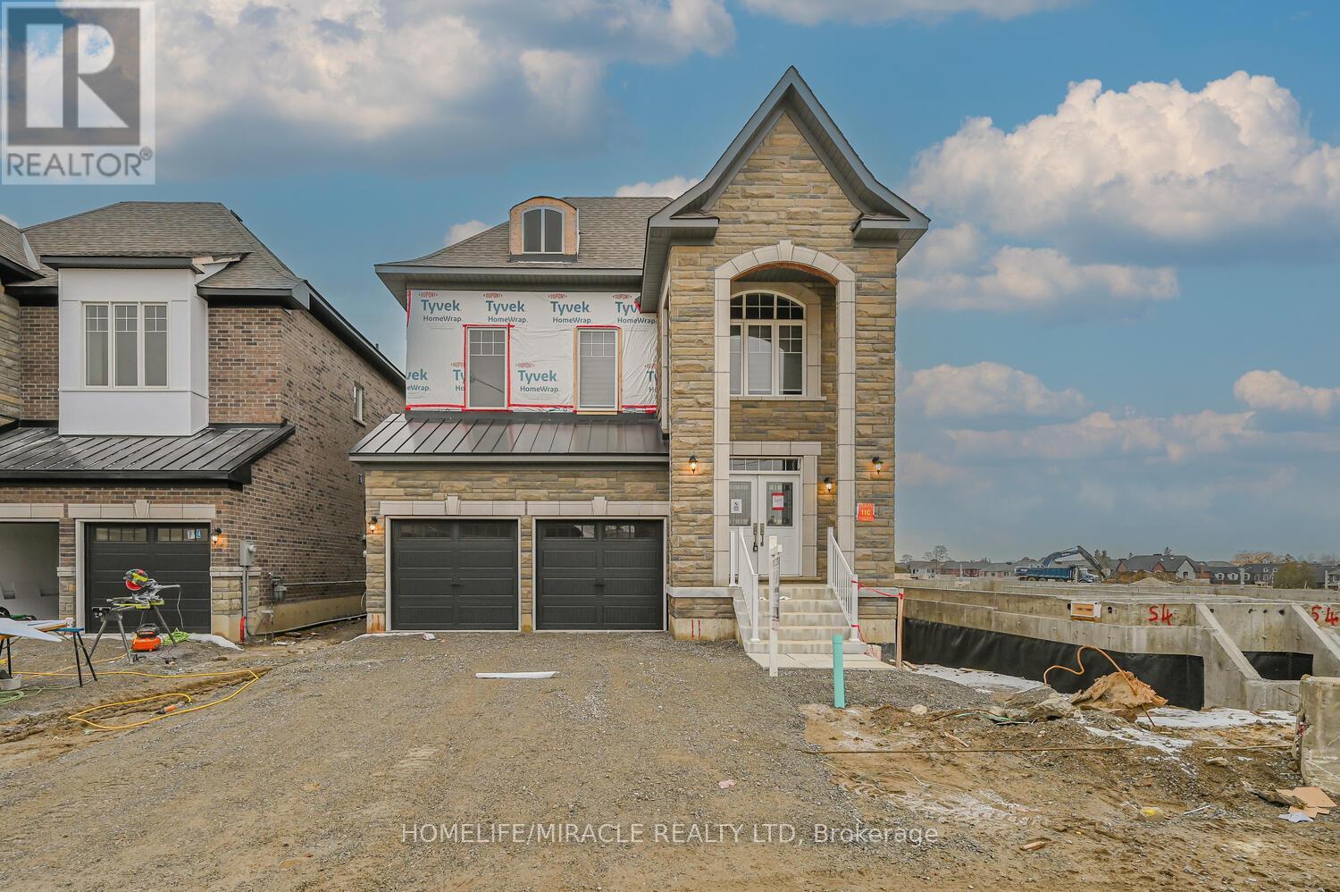 47 MAPLETON STREET, Richmond Hill, Ontario