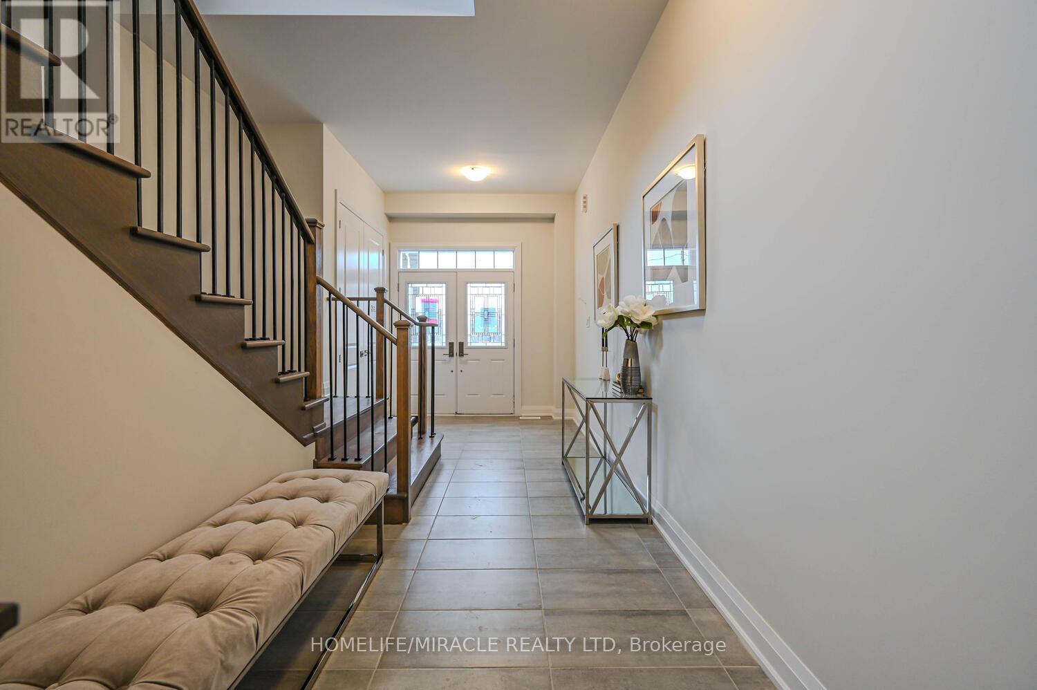 47 Mapleton Street, Richmond Hill, Ontario  L4E 1H5 - Photo 2 - N13092042