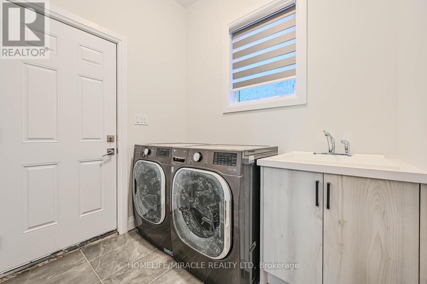 47 Mapleton Street, Richmond Hill, Ontario  L4E 1H5 - Photo 24 - N13092042